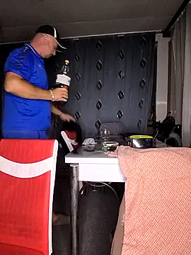  KissMyAss  online show from September 20, 2025, 7:41 pm