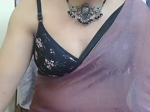 Lovely Manvi online show from October 8, 2025, 3:46 pm