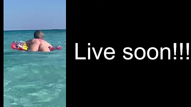 Snapshot of _Allie_ chatting on October 20, 2025, 4:25 am Allie online show from October 20, 2025, 4:25 am