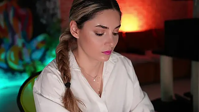 Snapshot of _Allie_ chatting on March 12, 2025, 6:29 am Allie online show from March 12, 2025, 6:29 am