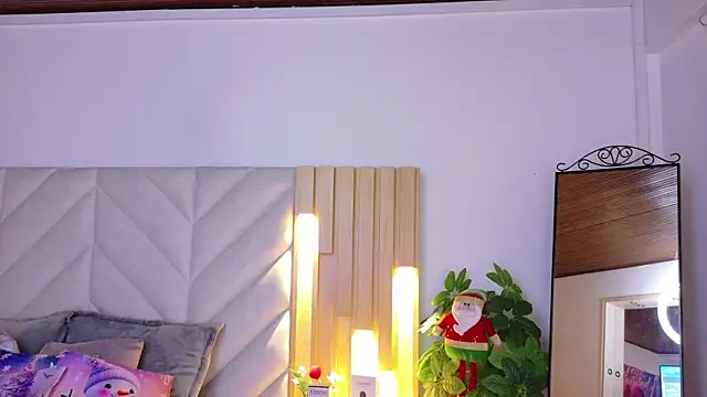 Anaise latif online show from December 2, 2025, 11:45 am