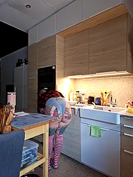 Emma Milf25 online show from December 15, 2025, 1:39 pm