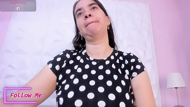 Valeriagomez  online show from January 6, 2026, 11:47 am