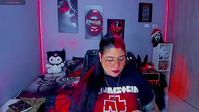 Veronika metal online show from November 25, 2025, 6:52 pm