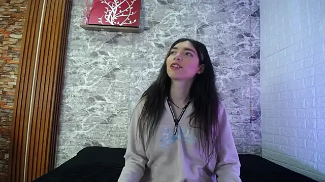 MaeveKuro online show from September 9, 2025, 3:05 am