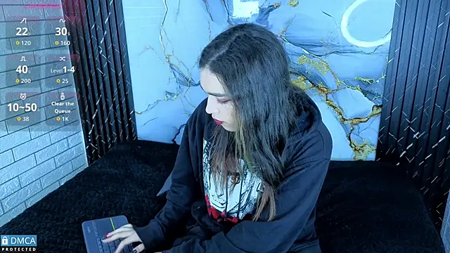 MaeveKuro online show from February 10, 2026, 3:05 am