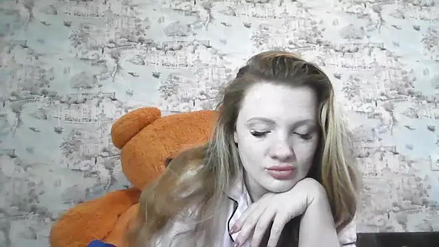 Snapshot of Eveline_May chatting on March 3, 2026, 12:56 pm Eveline May online show from March 3, 2026, 12:56 pm