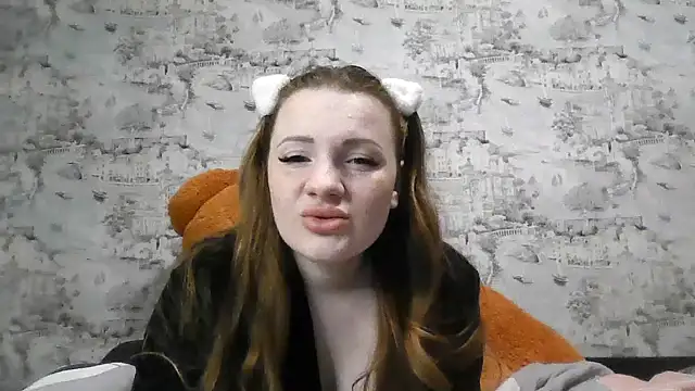 Snapshot of Eveline_May chatting on February 8, 2026, 5:32 pm Eveline May online show from February 8, 2026, 5:32 pm