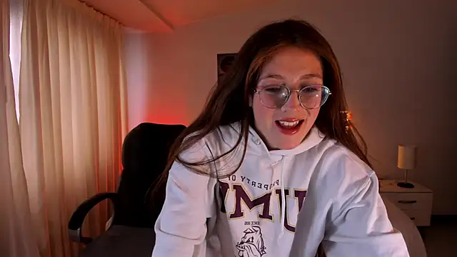 Emily Warren  online show from September 30, 2025, 8:59 pm