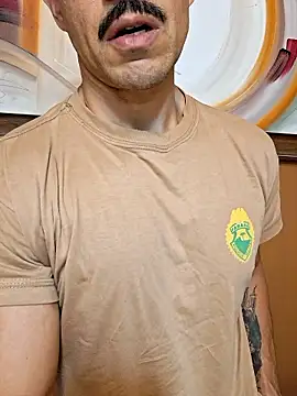 juniortche1313 online show from April 23, 2026, 3:02 am