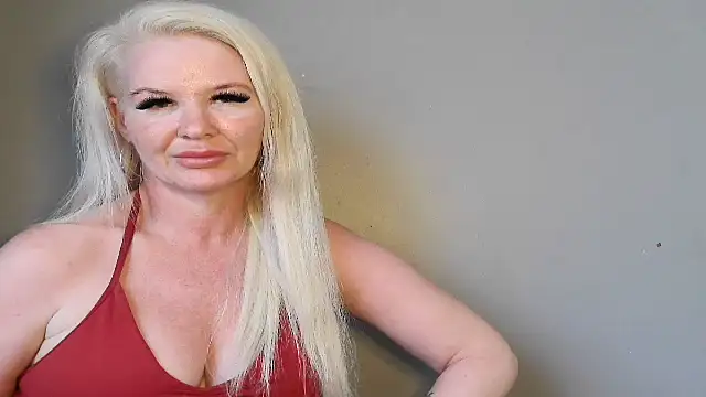 Snapshot of Blonde-Grace chatting on July 23, 2026, 5:42 pm Blonde-Grace online show from July 23, 2026, 5:42 pm