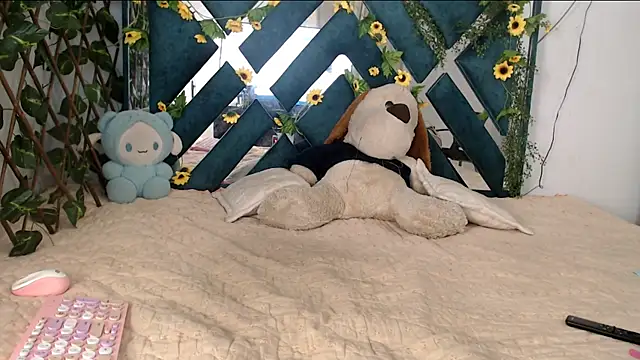 charly  evans online show from November 13, 2025, 2:04 am