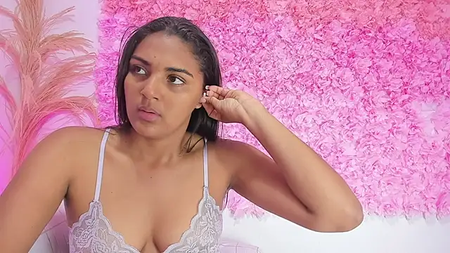 Melodymoore  online show from January 12, 2026, 10:36 pm