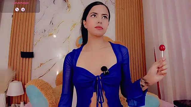 ValeriCardenas online show from February 4, 2026, 2:17 am