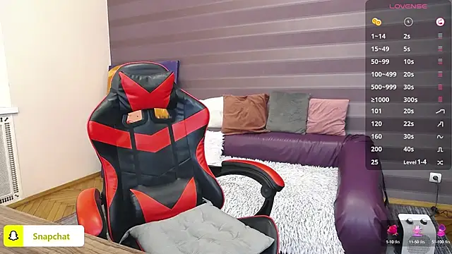 Snapshot of JenniferStone chatting on March 18, 2025, 10:28 am JenniferStone online show from March 18, 2025, 10:28 am