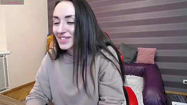 Snapshot of JenniferStone chatting on March 10, 2025, 6:38 am JenniferStone online show from March 10, 2025, 6:38 am