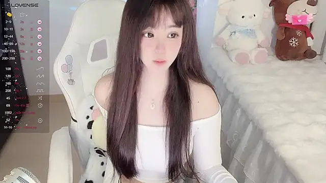 Milla-z online show from October 4, 2025, 11:23 am