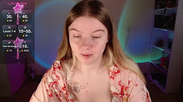 Snapshot of Strawberry_juli chatting on September 16, 2025, 9:10 am Strawberry juli online show from September 16, 2025, 9:10 am