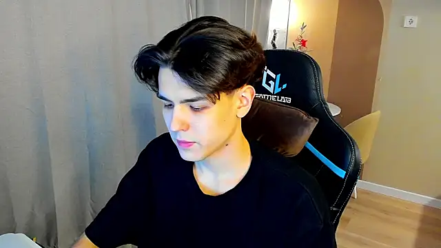 TravisRevas online show from December 19, 2025, 5:15 pm