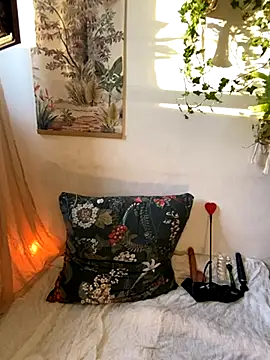 Rosemarie Blu online show from October 19, 2025, 6:05 am