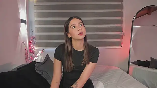 Snapshot of sweet_obsession__ chatting on October 7, 2025, 7:48 pm sweet obsession online show from October 7, 2025, 7:48 pm