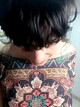 Snapshot of Ali3Martin chatting on March 5, 2025, 12:11 pm Ali3Martin online show from March 5, 2025, 12:11 pm