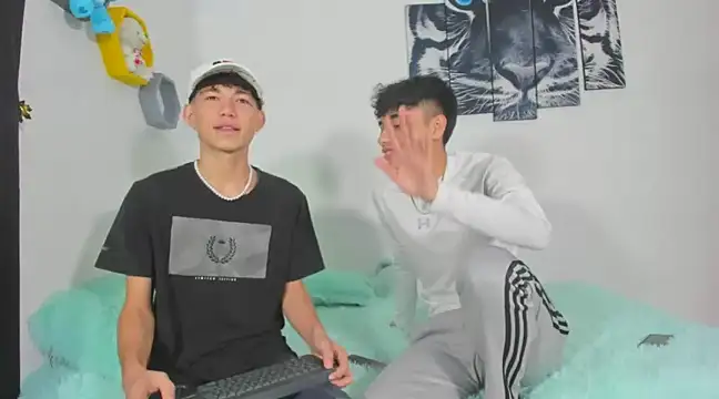 Maxxi hot23 online show from March 6, 2025, 3:45 pm