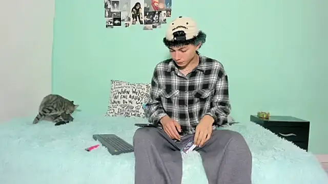 Maxxi hot23 online show from November 7, 2025, 8:46 pm