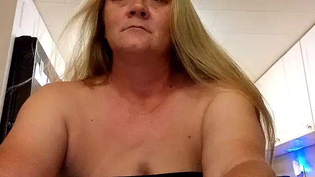 wetnwildforyou online show from September 28, 2025, 4:25 pm