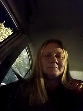 wetnwildforyou online show from November 17, 2025, 3:10 am