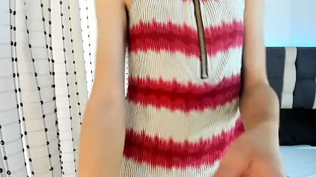 loverisu-coral online show from September 18, 2025, 7:39 pm