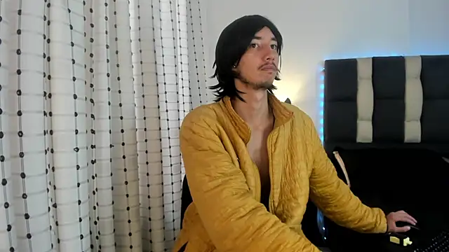 loverisu-coral online show from January 7, 2026, 8:25 pm