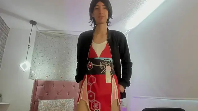 loverisu-coral online show from February 25, 2026, 8:19 pm