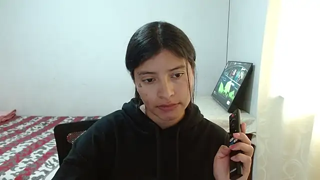 saralo   online show from April 4, 2026, 8:59 pm