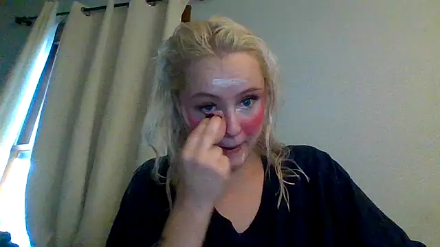 sluttypumpkin online show from July 8, 2026, 12:13 am