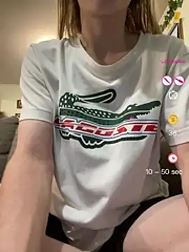 Snapshot of 1Zoey101 chatting on April 24, 2026, 10:17 am 1Zoey101 online show from April 24, 2026, 10:17 am