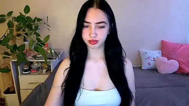 Snapshot of WildKittenX_ chatting on June 18, 2026, 4:00 am WildKittenX online show from June 18, 2026, 4:00 am