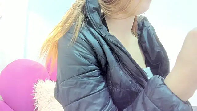 Bonniie 22 online show from February 10, 2026, 7:46 pm