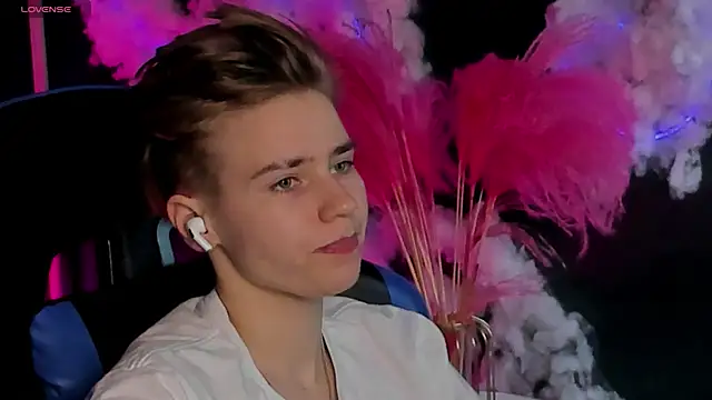 Jean Wilsons online show from April 18, 2026, 11:12 am