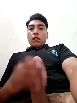 crisssalazar online show from April 20, 2026, 9:38 pm