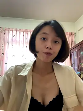 ladypaggy online show from October 30, 2025, 7:50 am