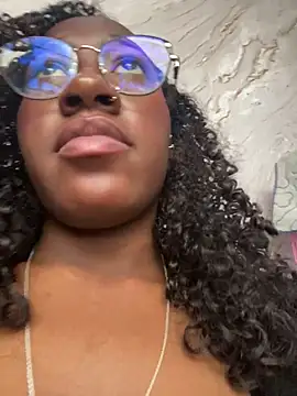 Qeen blackk online show from September 12, 2025, 6:18 pm