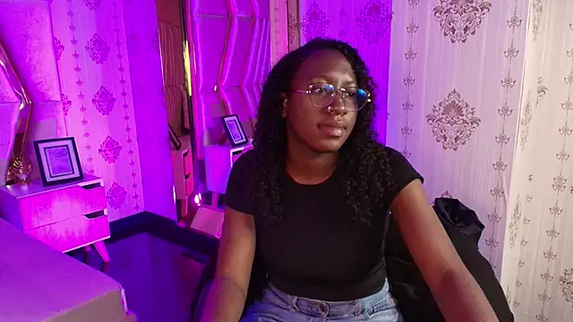 Qeen blackk online show from September 16, 2025, 6:42 pm