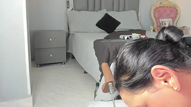 Sienna miller 27 online show from September 27, 2025, 11:49 am