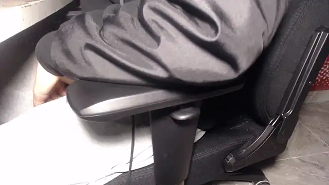 GreekDaddyNickOfficial online show from March 19, 2025, 8:54 pm