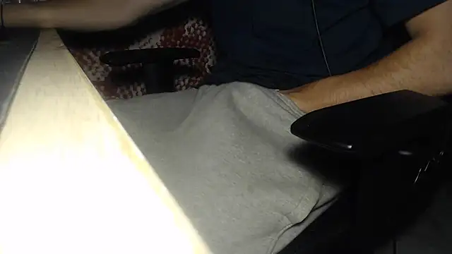 GreekDaddyNickOfficial online show from September 17, 2025, 9:39 pm