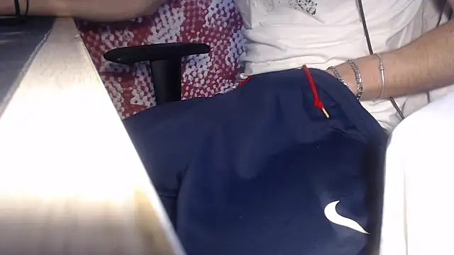 GreekDaddyNickOfficial online show from September 9, 2025, 7:40 am