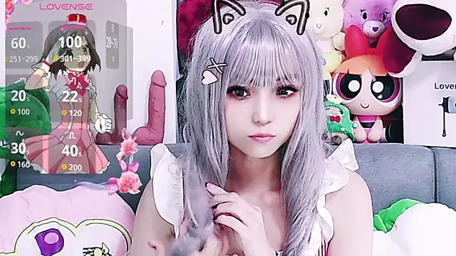 chenenna7 online show from February 14, 2026, 1:33 pm