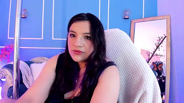 TaraTaylorr online show from April 14, 2026, 3:11 am