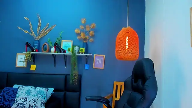 yessila parker online show from February 28, 2026, 9:53 am